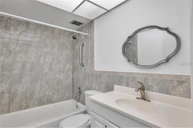 Building Photo - 1235 S Highland Ave