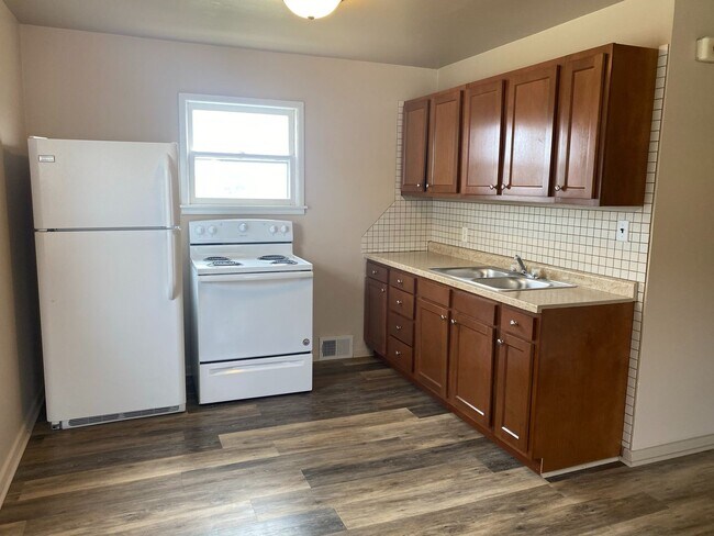 Building Photo - r423LBP