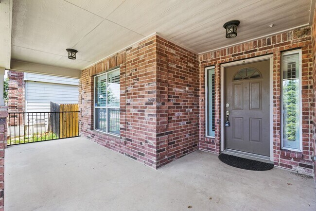Building Photo - 4 Bedroom/2.5 Bath Wildhorse Subdivision