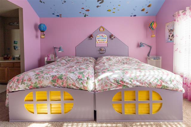 Building Photo - 9216 Sterling Gate Dr