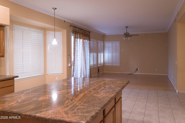 Building Photo - 844 W Azalea Dr