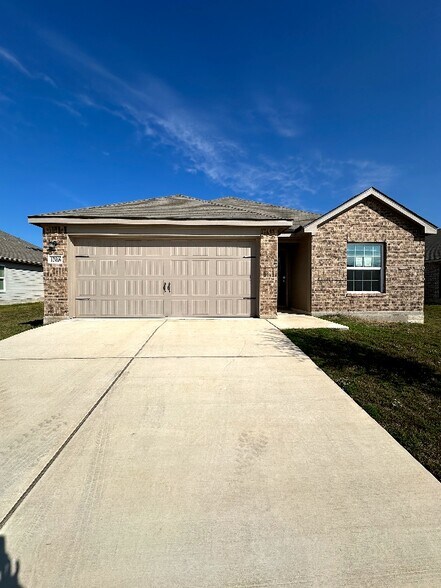 Building Photo - 13016 Field Plow Ln