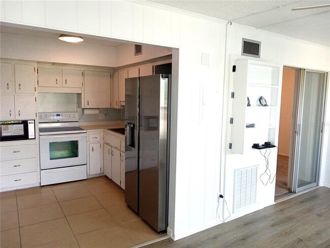 Building Photo - 2359 Finlandia Ln