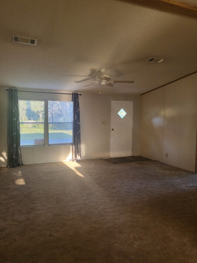 Building Photo - 8300 SW 3rd Ct