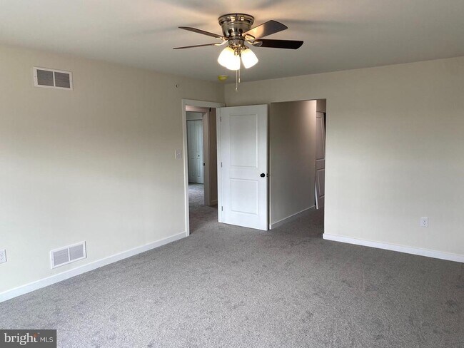 Building Photo - 3852 Ridge Pike