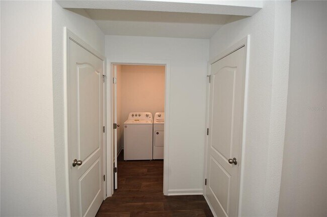 Building Photo - 9 Springwood Dr