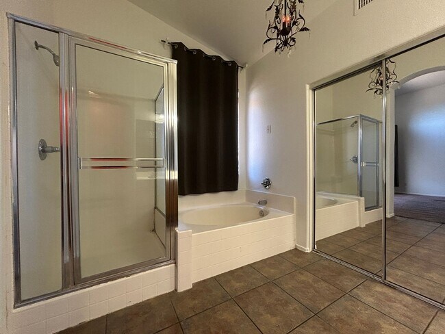 Building Photo - 3861 E Redfield Ct