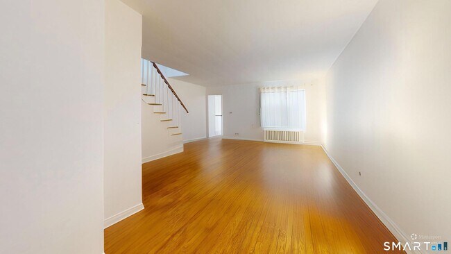 Building Photo - 638 Prospect St