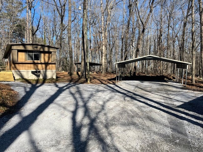 Building Photo - 3 BED, 1.5 BATH MOBILE HOME