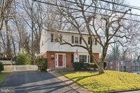 Building Photo - 426 E Hinckley Ave