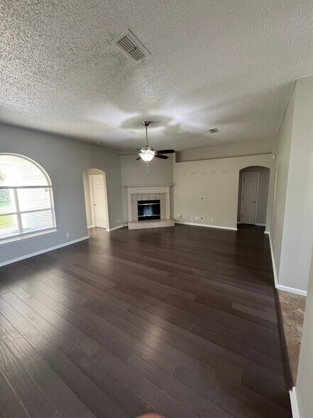 Building Photo - 12033 Walkers Glen Ln N