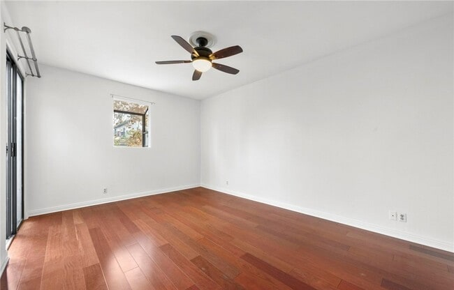 Building Photo - 330 Cordova St