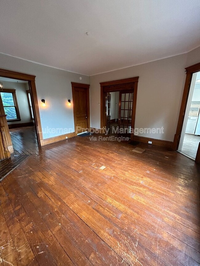 Building Photo - 515 Village St