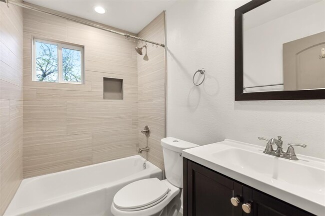 Building Photo - 7305 Grand Canyon Dr