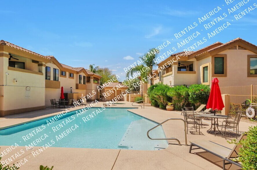 Building Photo - 2550 E River Rd