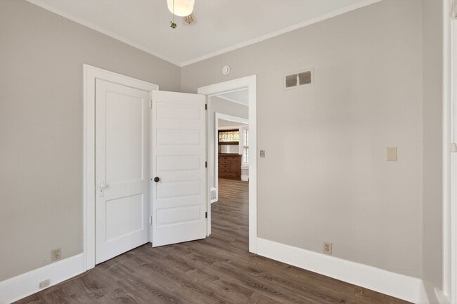 Building Photo - 4 Bedroom Uptown Luxury Meets Historic Charm!