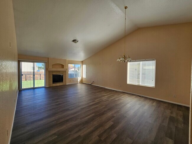 Building Photo - 5723 Prairie Cir