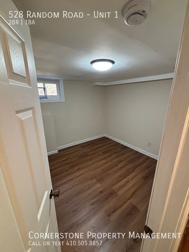 Building Photo - 528 Random Rd