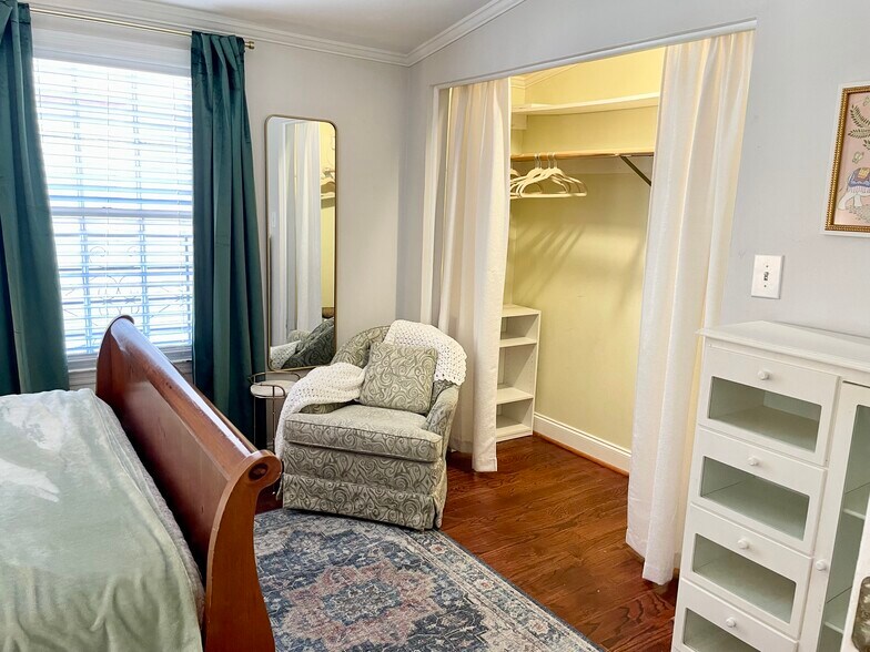 215- bedroom #1 - 215 W Taylor St