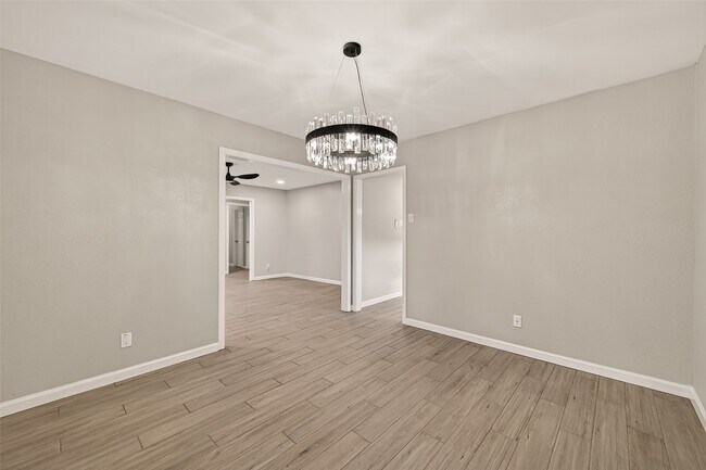 Building Photo - 4955 Wigton Dr