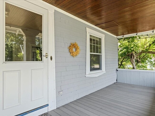 Building Photo - 1102 Buttonwoods Ave