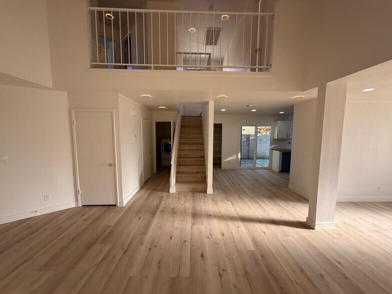 Building Photo - 3305 Paragon Dr
