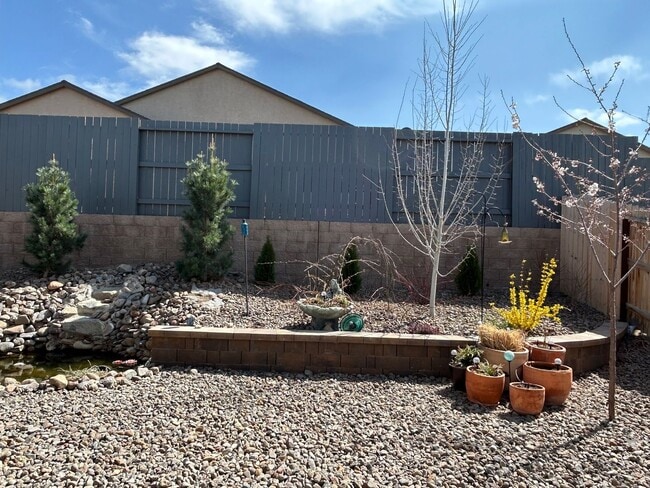 Building Photo - Luxury 55+ Executive Home- Fully Furnished