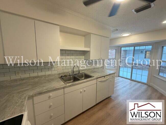 Building Photo - 2535 S Glen Eagles Dr