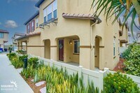 Building Photo - Stunning 3Bdm 2.5Ba Townhome in the Montec...