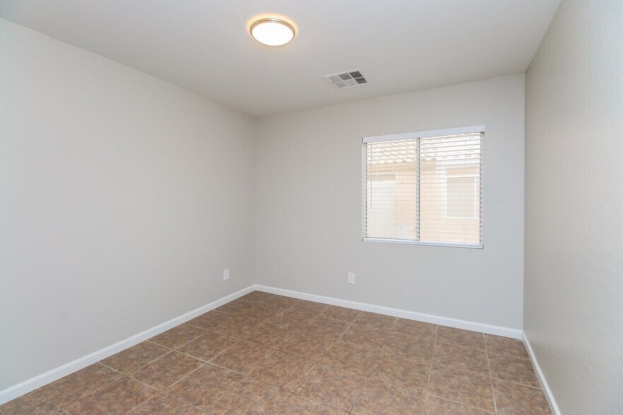 Building Photo - 28674 N Opal Ct