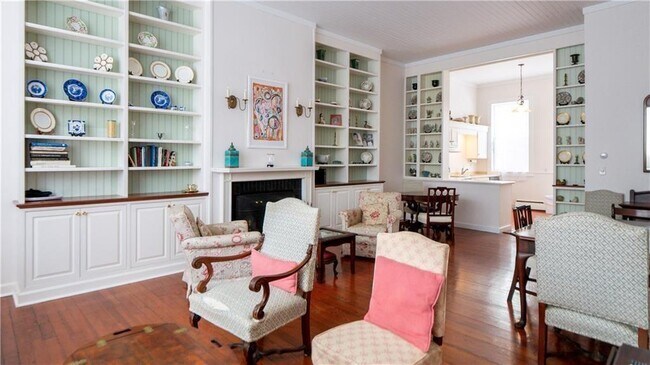 Building Photo - 167 Coggeshall Ave