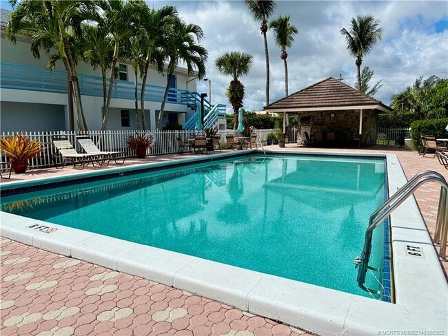 Building Photo - 11000 S Ocean Dr