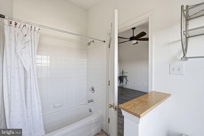 Building Photo - 554 Ellison Ct