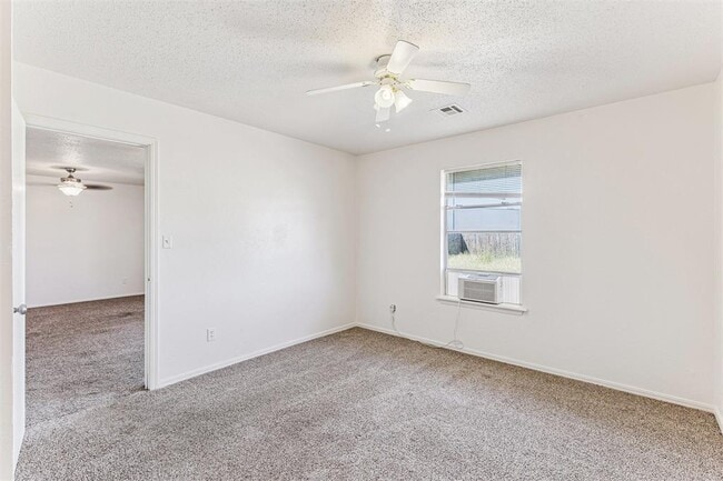 Building Photo - 1405 SW 77th Terrace