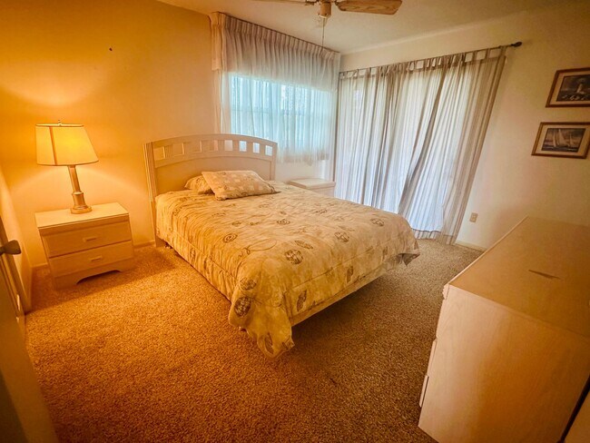 Building Photo - 2/2 Furnished 55+ Condo