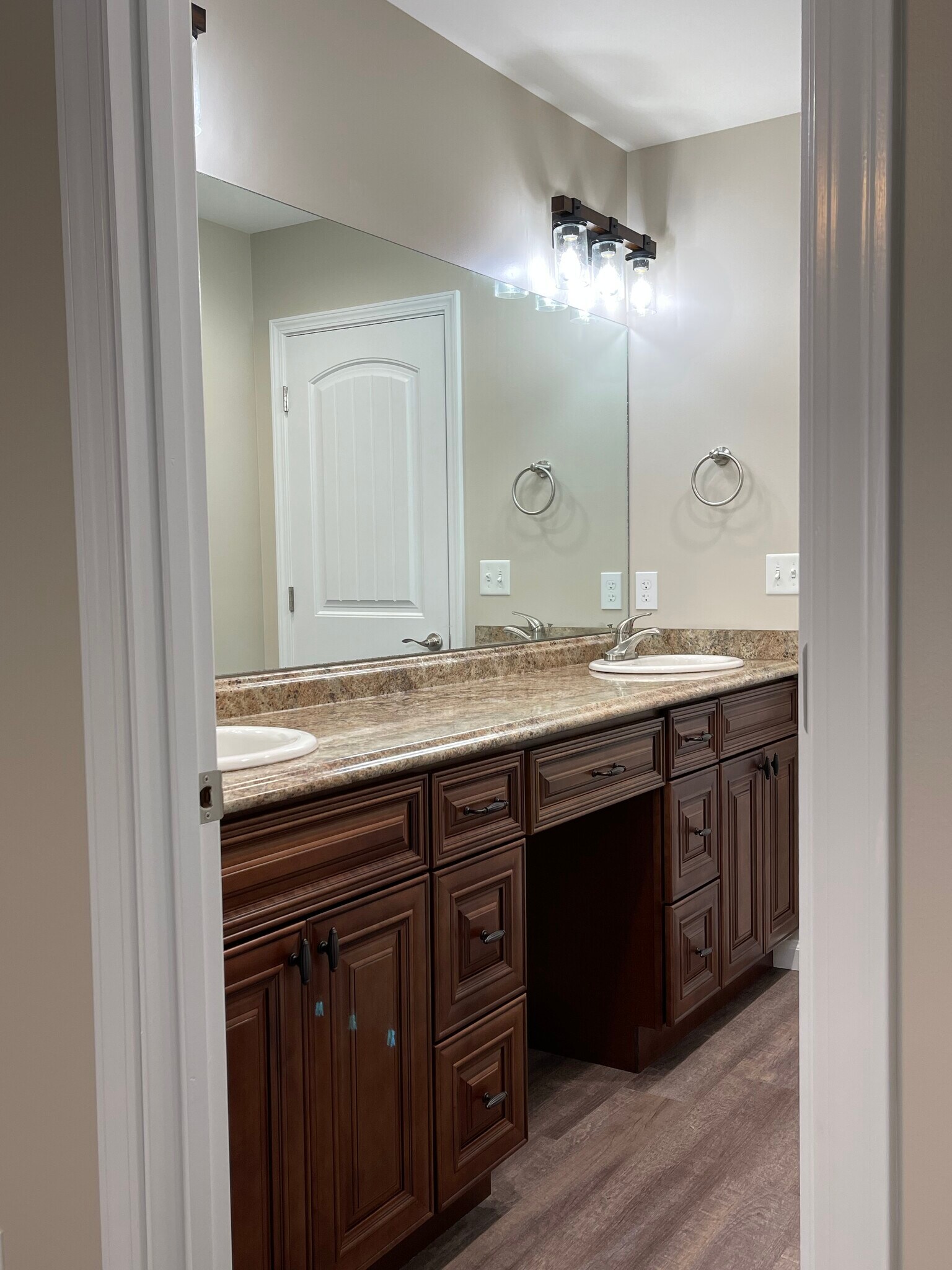 Building Photo - 713 Adkins St