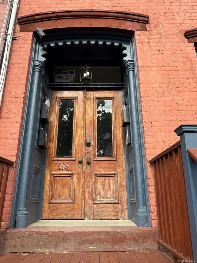 Building Photo - 168 Lander St