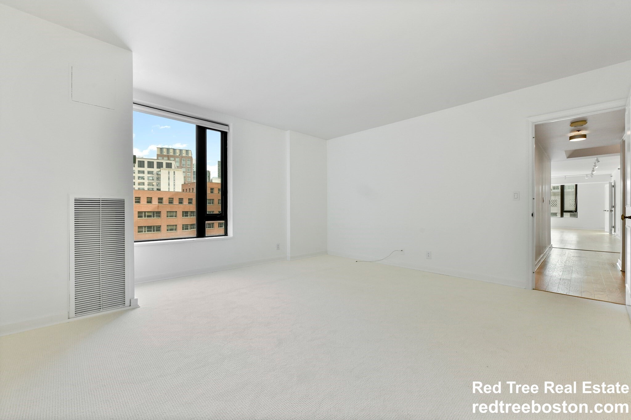 Building Photo - 220 Boylston St