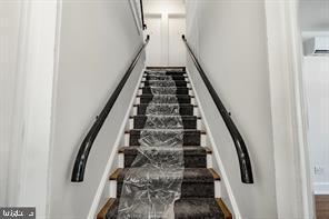 Building Photo - 537 S Walnut St