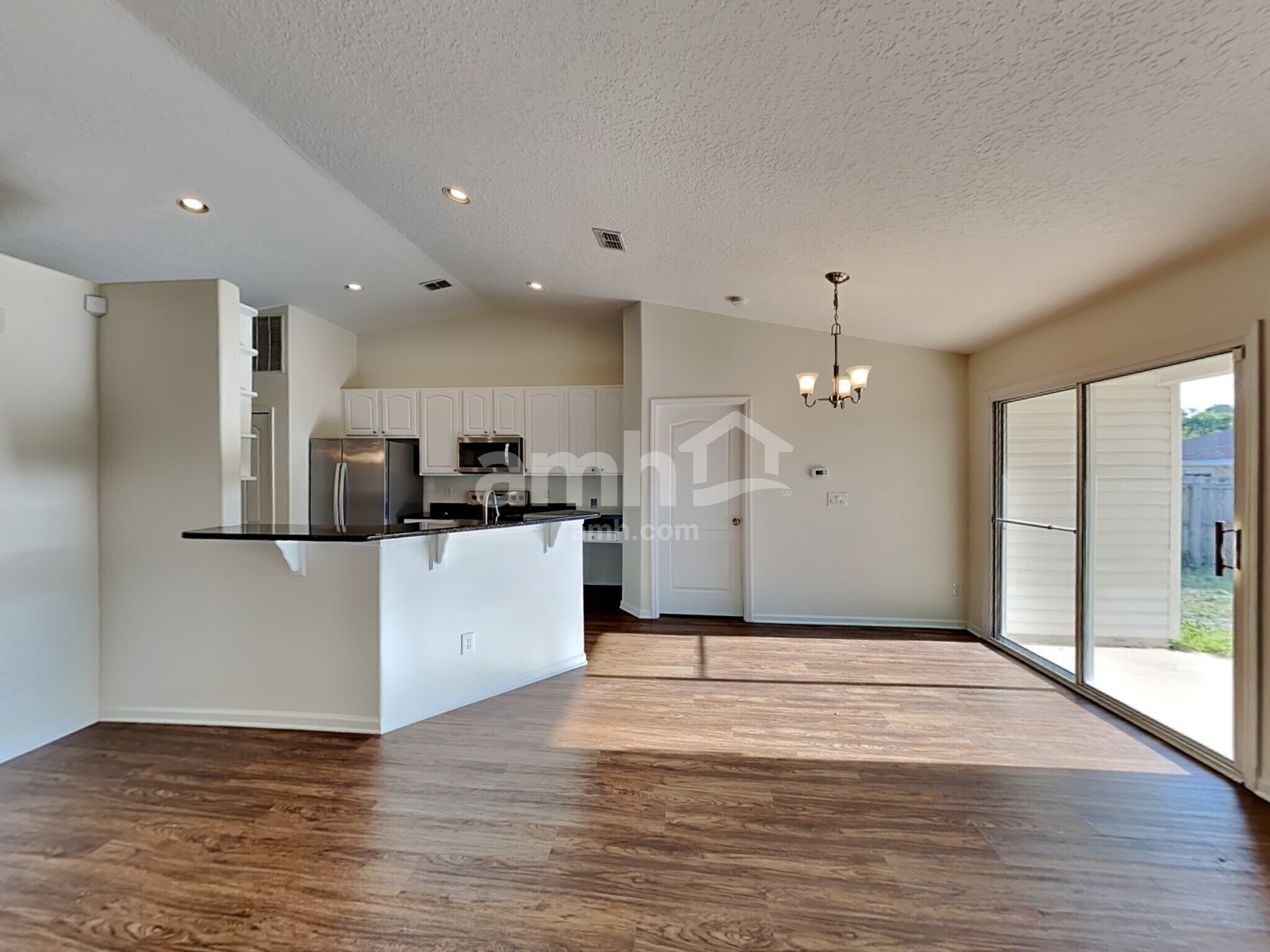 Building Photo - 985 Hyannis Port Dr