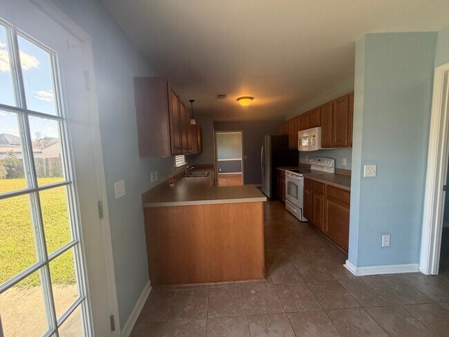 Building Photo - 575 Batty Way