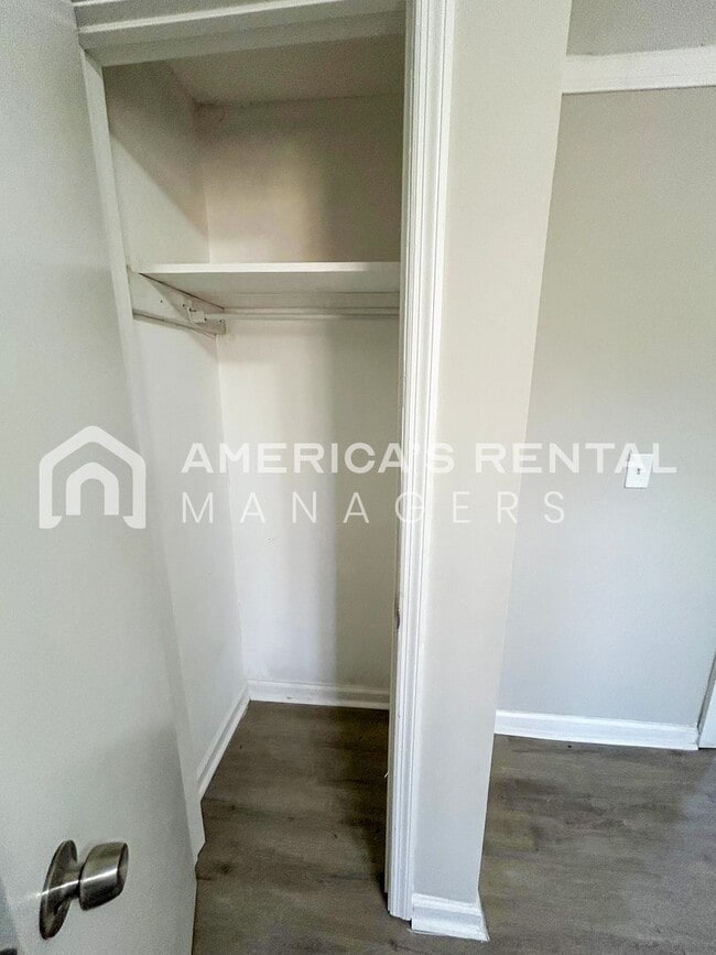 Building Photo - Home for rent in Adamsville!