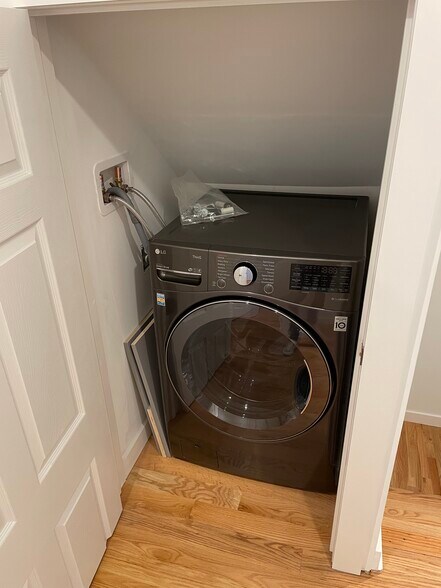 Washer and Dryer - 2776 Maple Ave