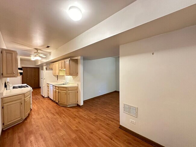 Building Photo - 3832 N Fremont St