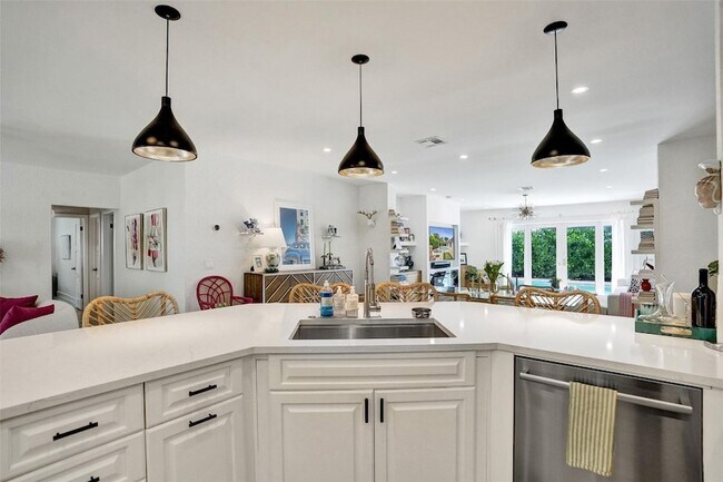 Building Photo - 3206 Robbins Rd