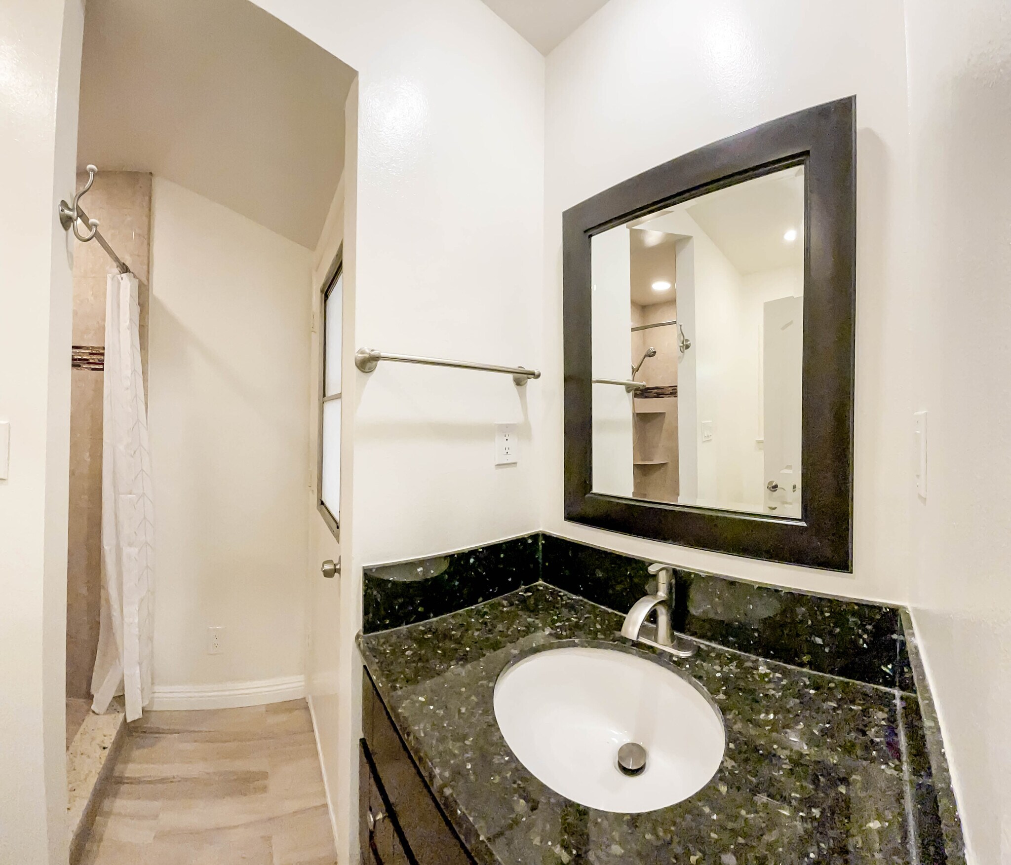 Building Photo - 9088 Emperor Ave