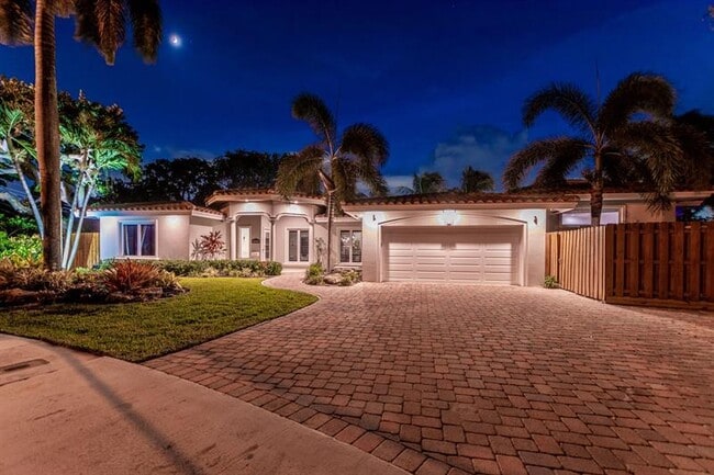 Building Photo - 6541 NE 20th Ave