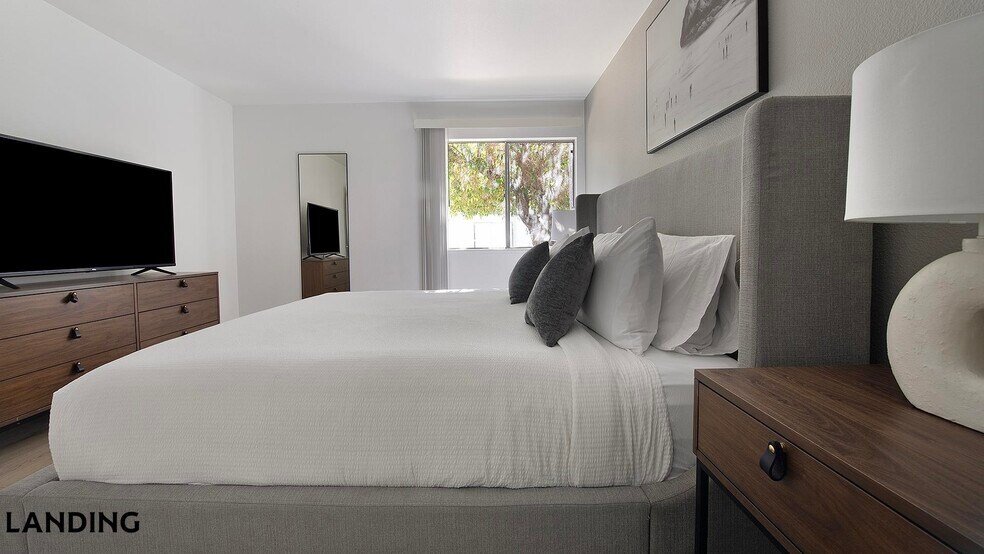 Building Photo - 1455 E Katie Ave