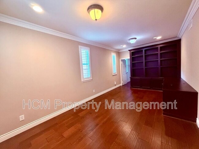 Building Photo - 114 Tearose