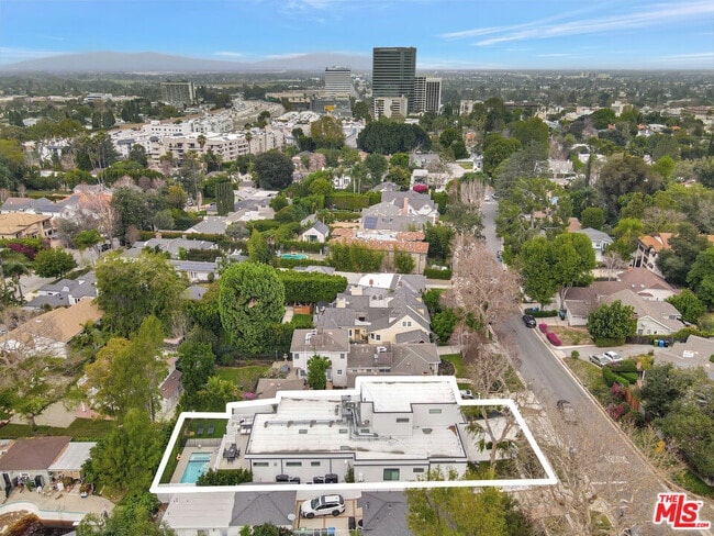 Building Photo - 4203 Saugus Ave